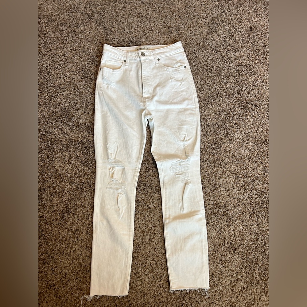 Womens Abercrombie high rise super skinny jean. Size 25 S